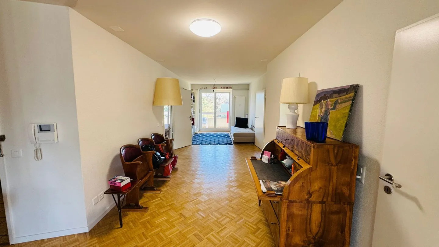 Completely renovated 3.5-room apartment with 2 bathrooms, 2 balconies and XXL underground parking space - Photo 6 of 16