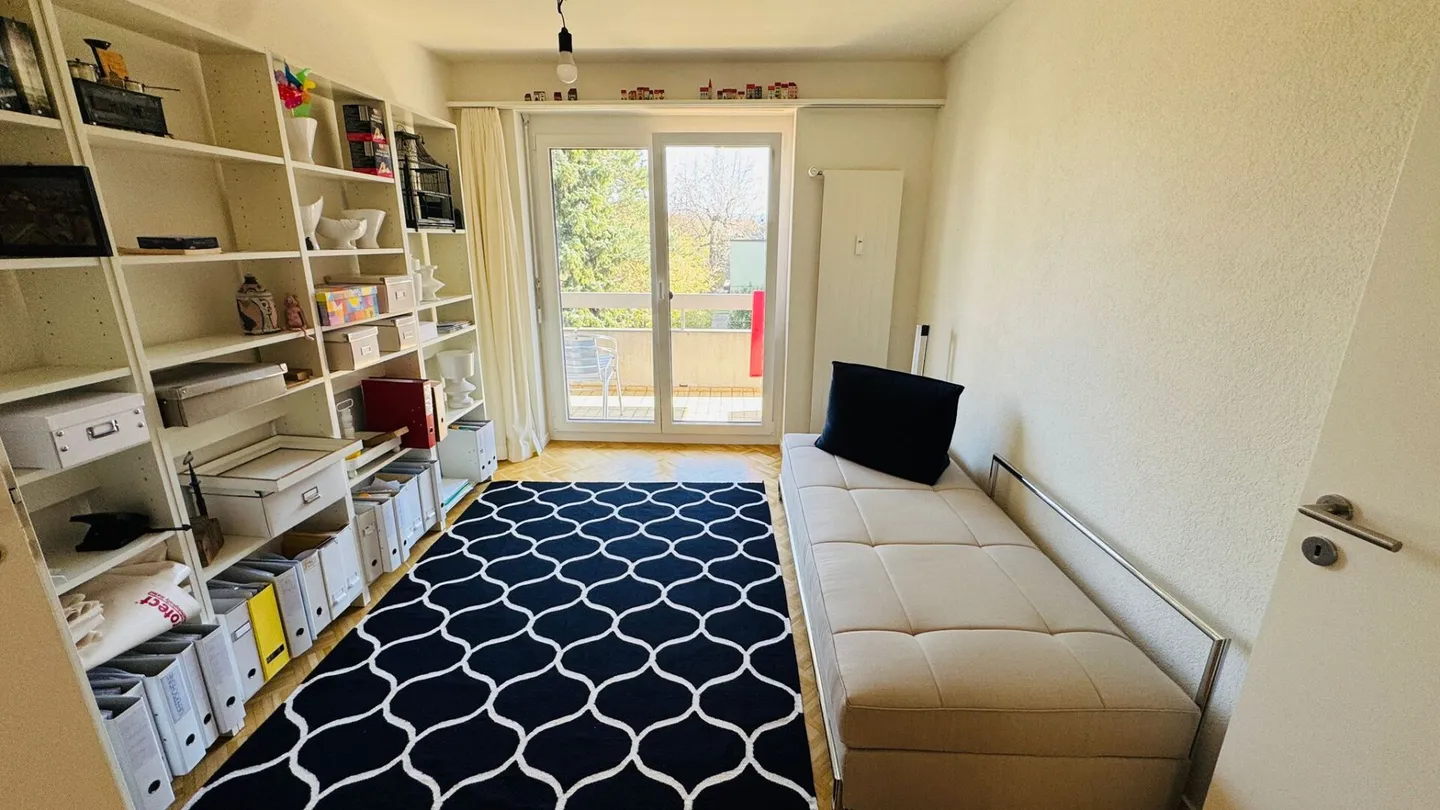 Completely renovated 3.5-room apartment with 2 bathrooms, 2 balconies and XXL underground parking space - Photo 8 of 16