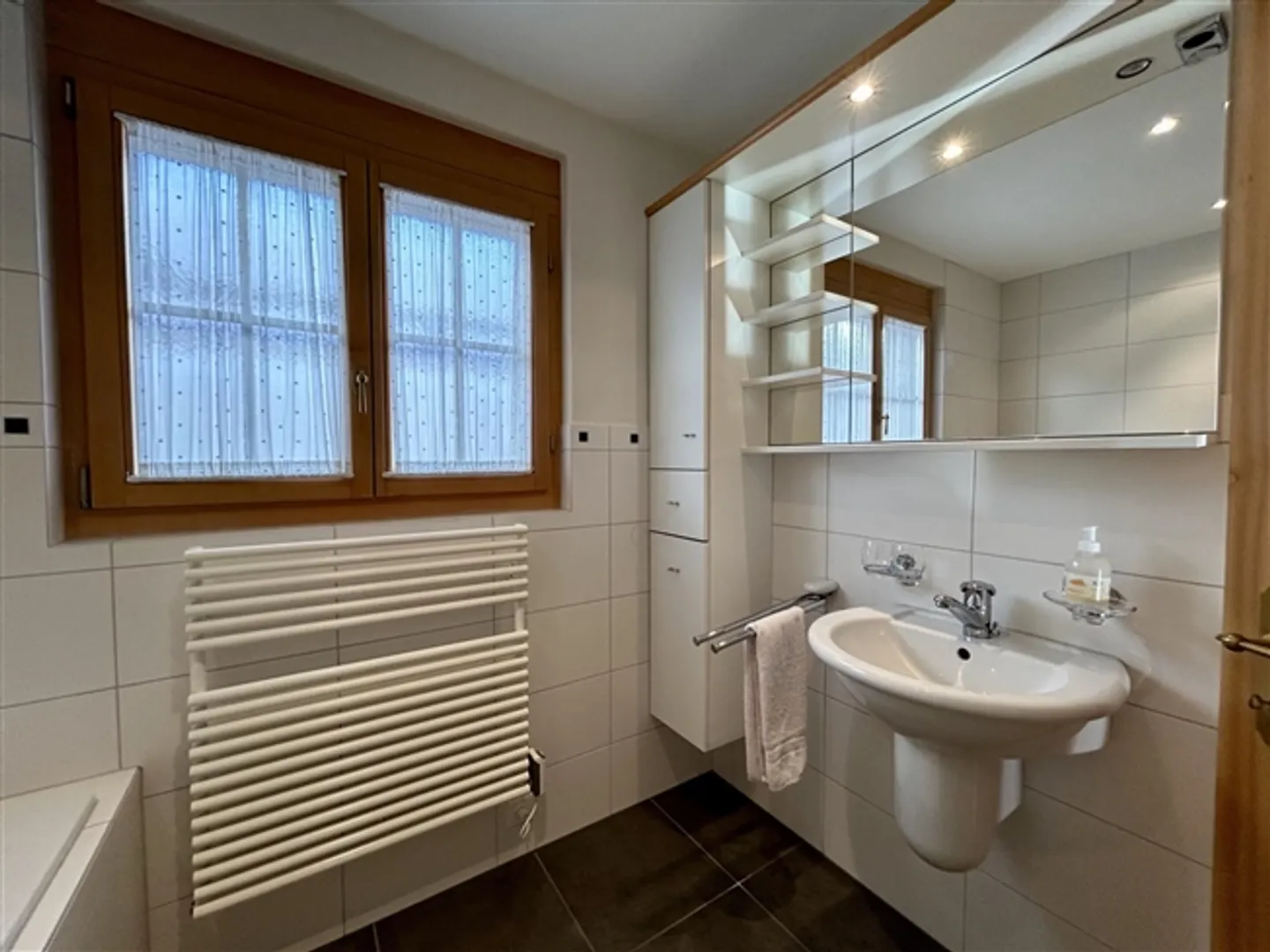 Ampio appartamento di 140 m2 a Rougemont - Foto 19 di 20