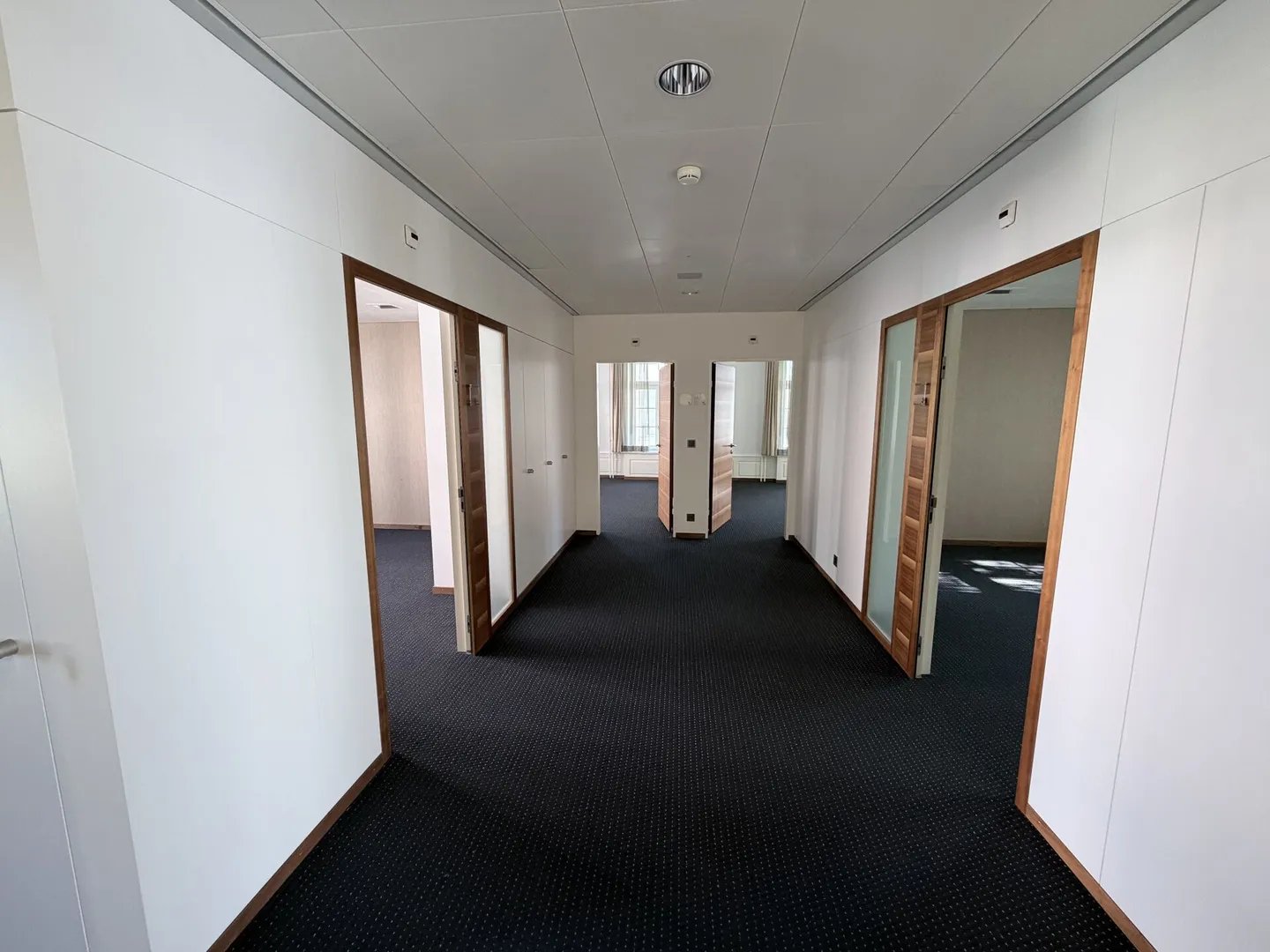 Exclusive Office Spaces in the City Center (Total 285m²) - Photo 2 of 8