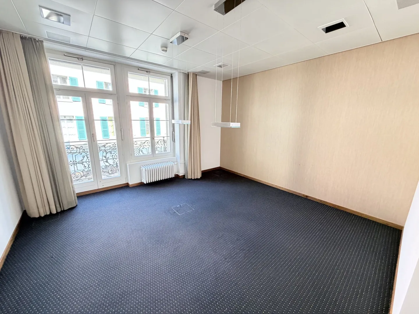 Exclusive Office Spaces in the City Center (Total 285m²) - Photo 4 of 8