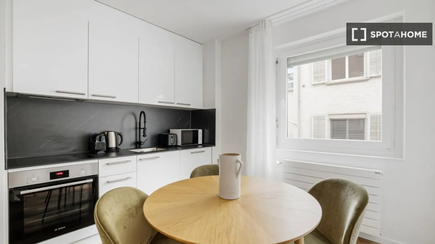 Entdecke, besichtige und miete dein neues Zuhause online mit vollem Vertrauen. - Foto 5 von 16