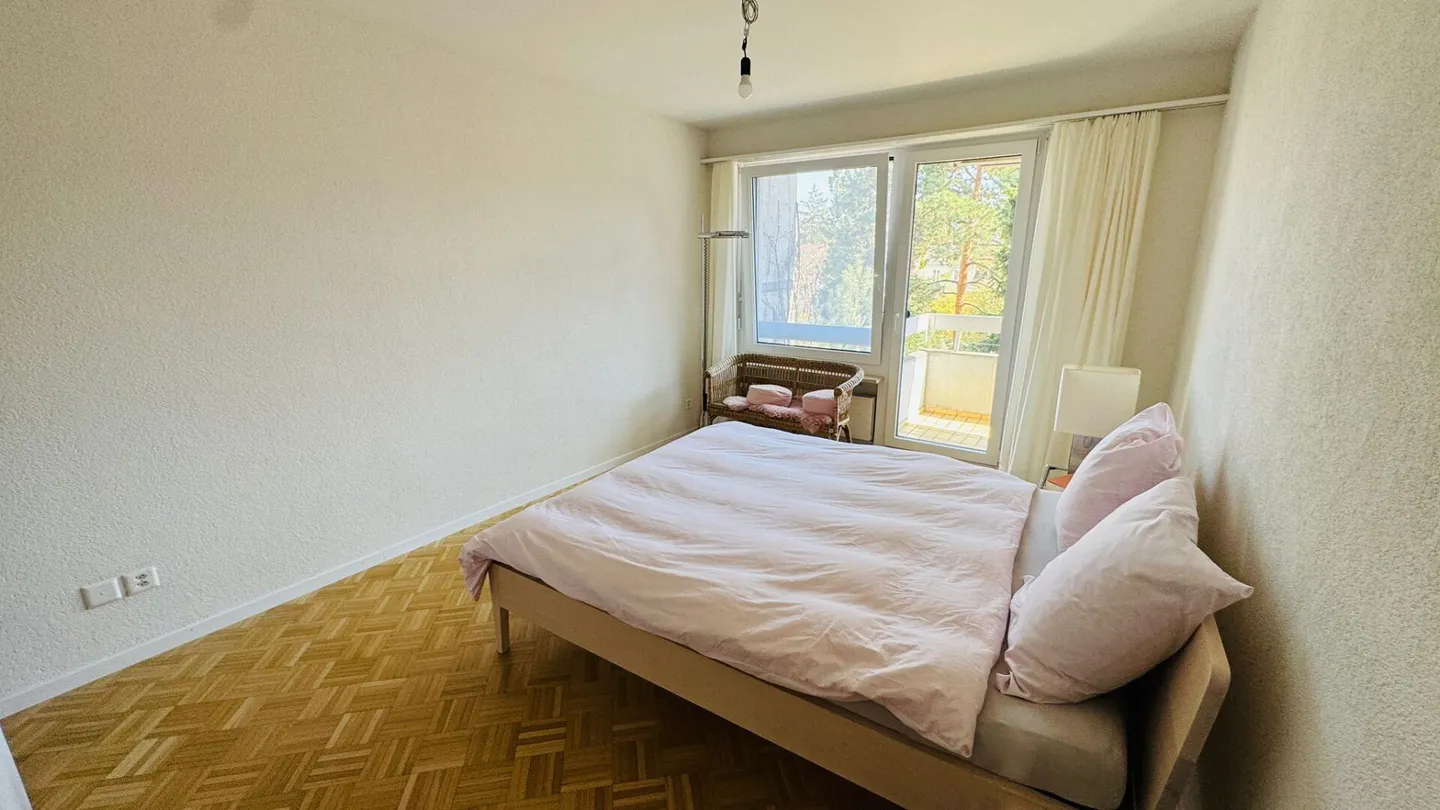 Completely renovated 3.5-room apartment with 2 bathrooms, 2 balconies and XXL underground parking space - Photo 12 of 16