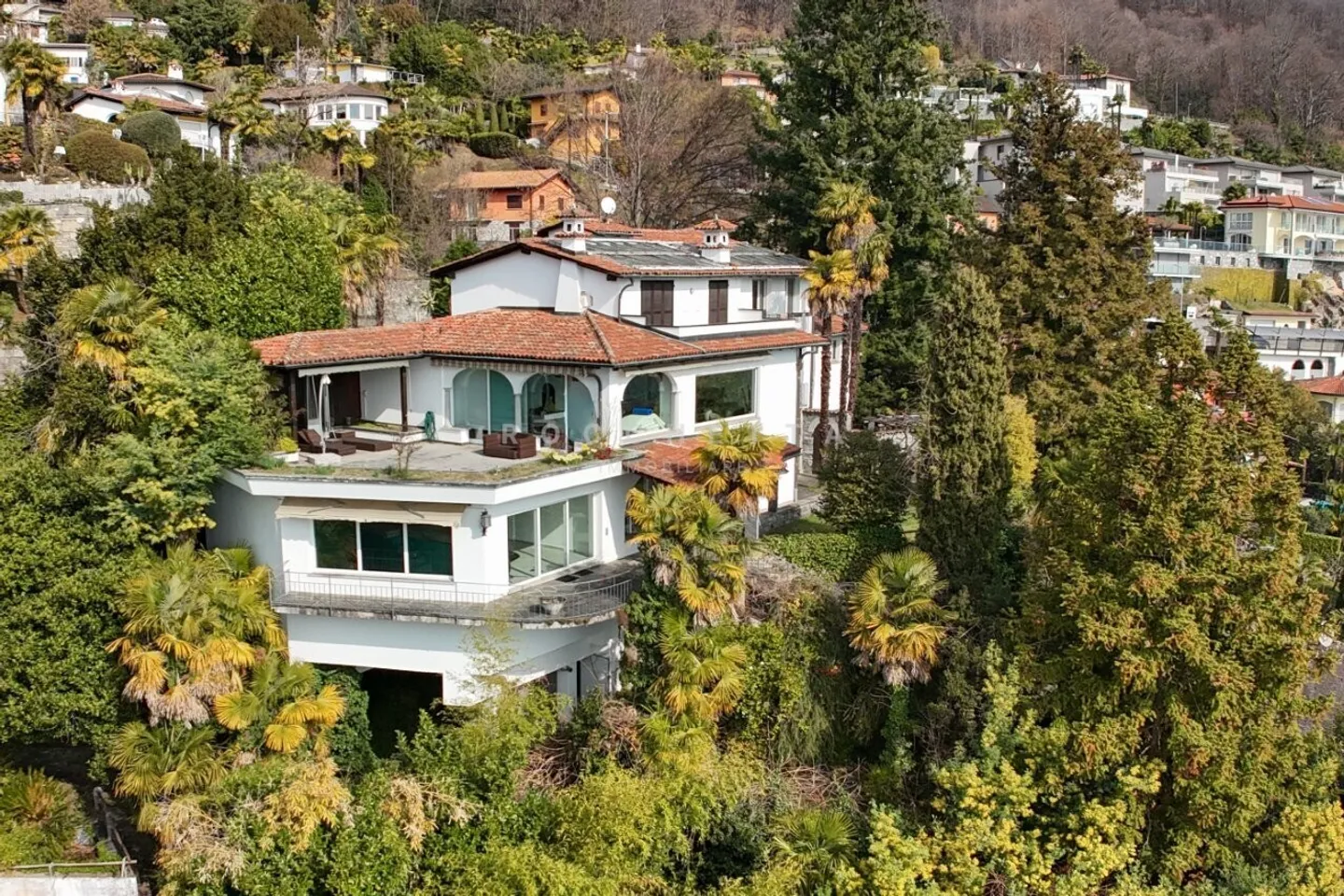 Villa mediterranea con vista lago - Foto 5 di 7