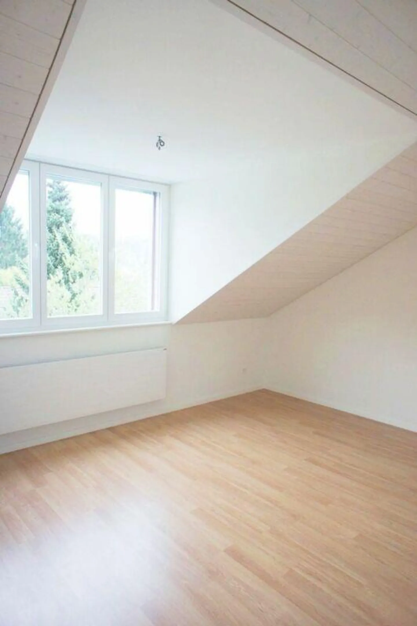Appartamento attico esclusivo con balcone nel verde! - Foto 5 di 7