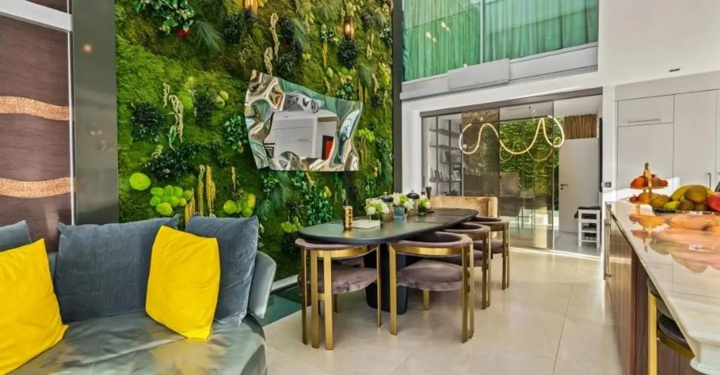 An exceptional property dedicated to a unique art of living - Photo 3 of 11