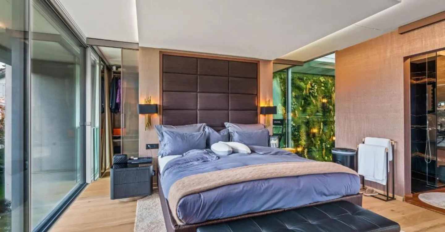 An exceptional property dedicated to a unique art of living - Photo 5 of 11