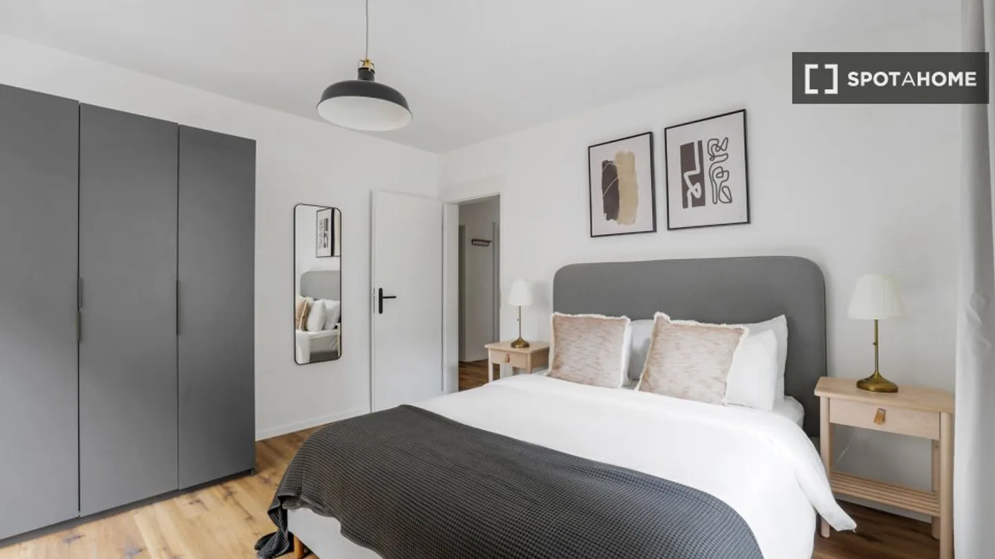 Entdecke, besichtige und miete dein neues Zuhause online mit vollem Vertrauen. - Foto 9 von 16