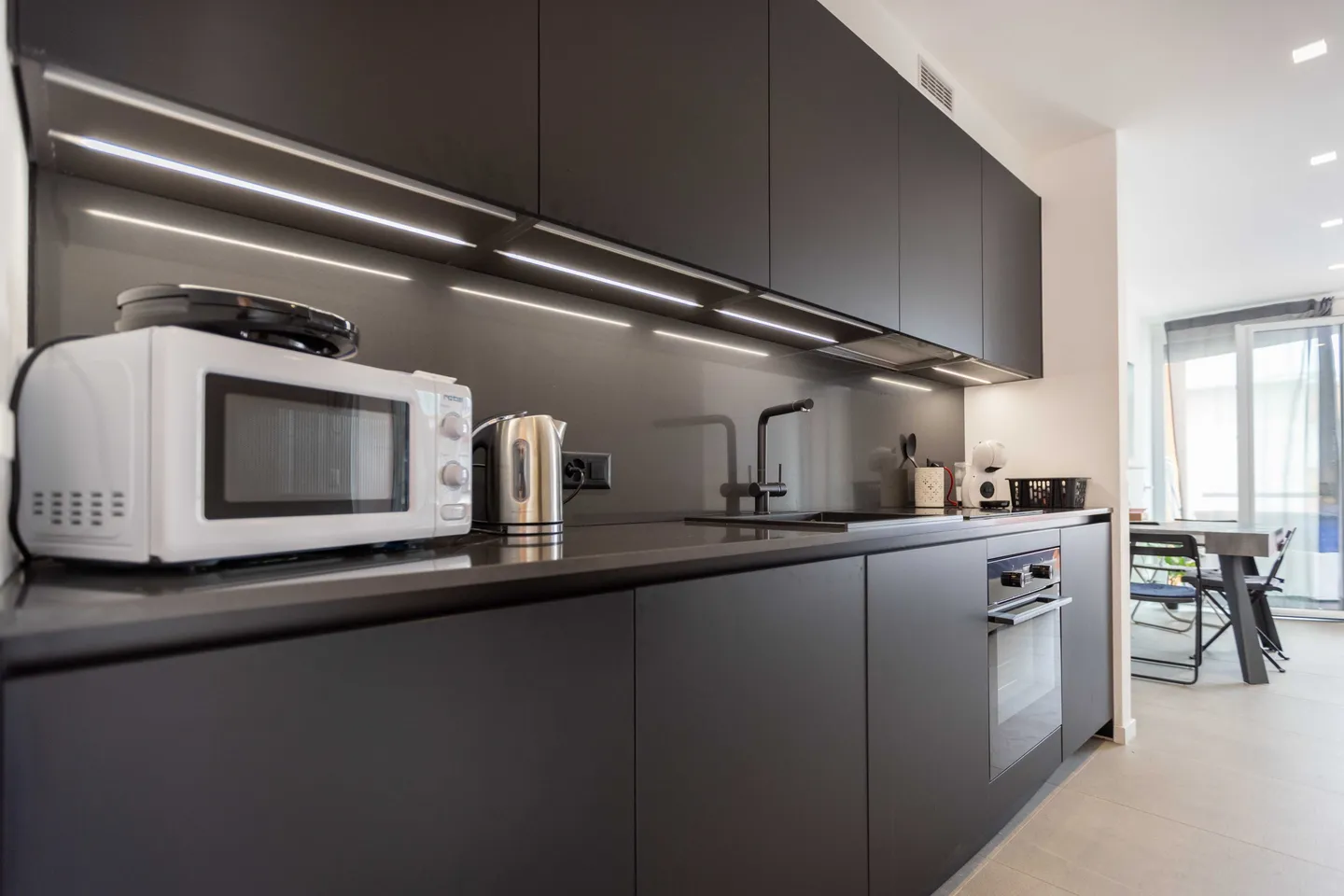Elegant 1.5 Room Apartment Like New in Lugano Pregassona - Photo 3 of 9