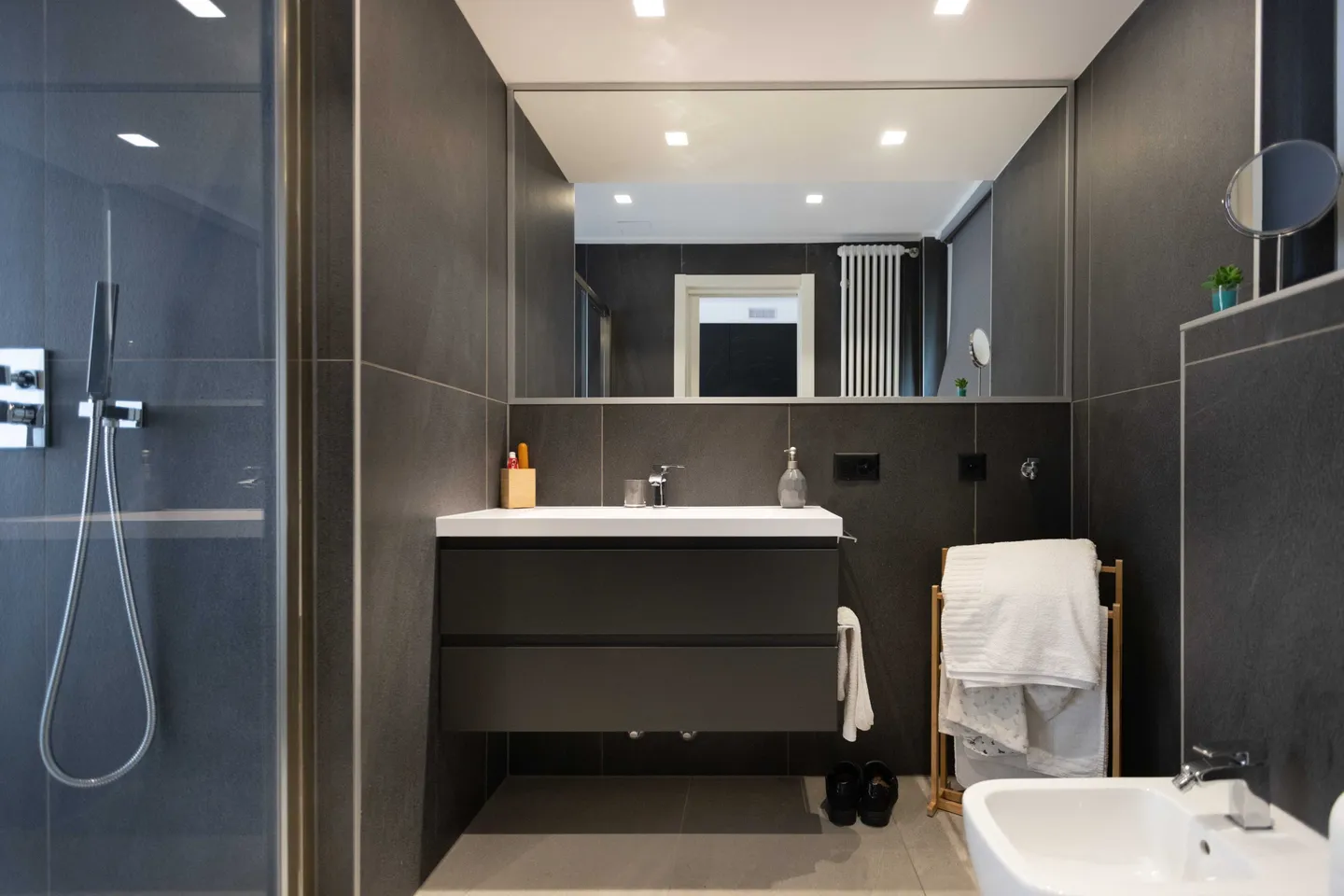 Elegant 1.5 Room Apartment Like New in Lugano Pregassona - Photo 7 of 9