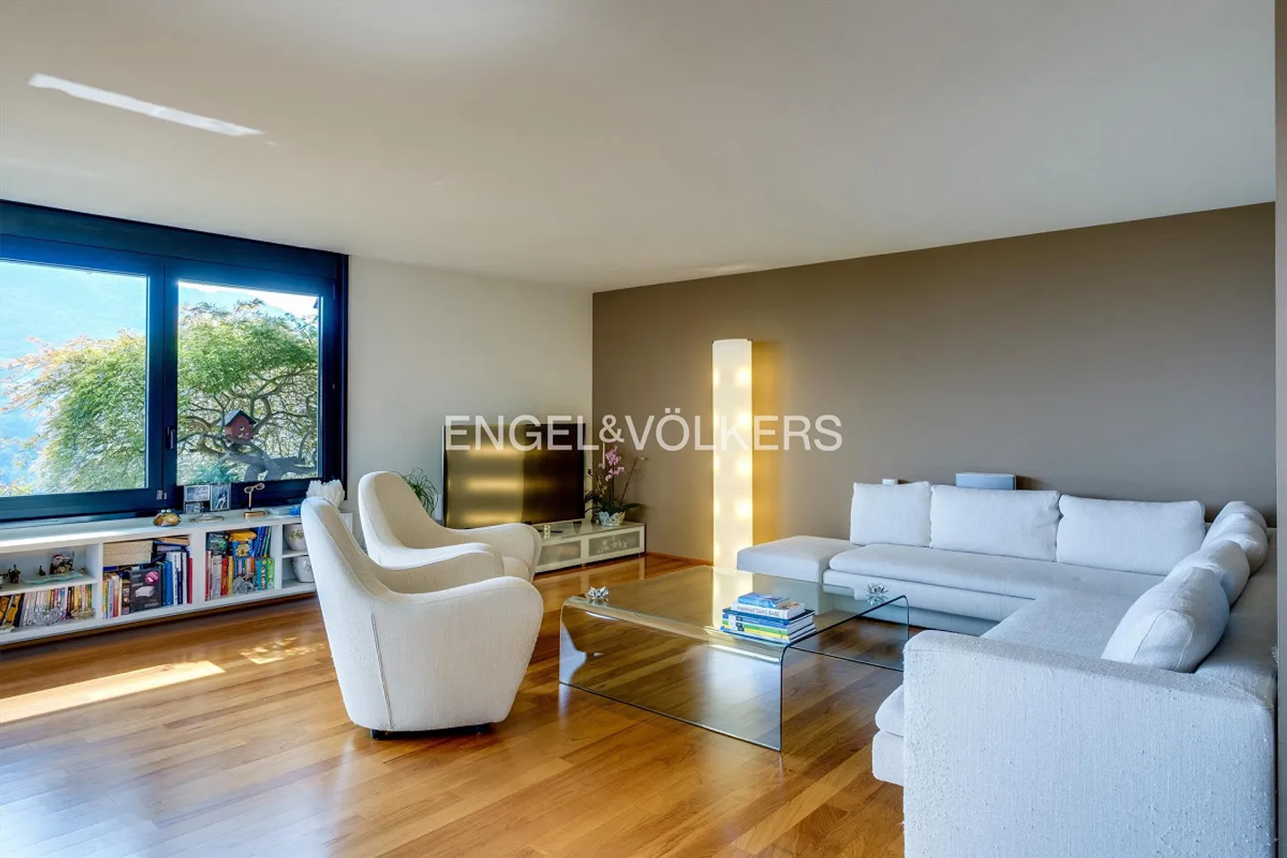 Elegante Attico con Vista Lago - Foto 5 di 13
