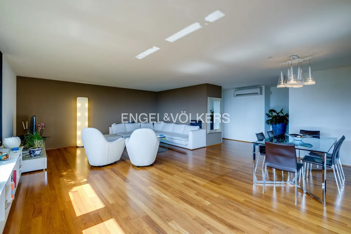 Elegante Attico con Vista Lago - Foto 8 di 13
