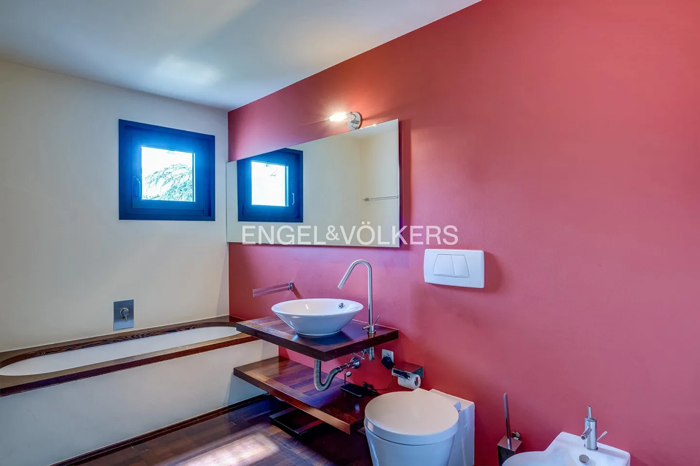 Elegante Attico con Vista Lago - Foto 12 di 13