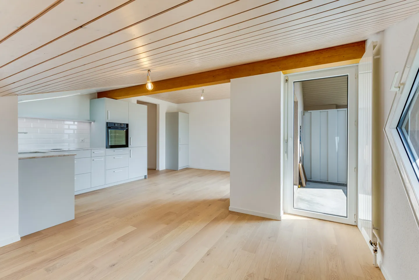 Appartamento di 3,5 locali completamente ristrutturato - Foto 2 di 12
