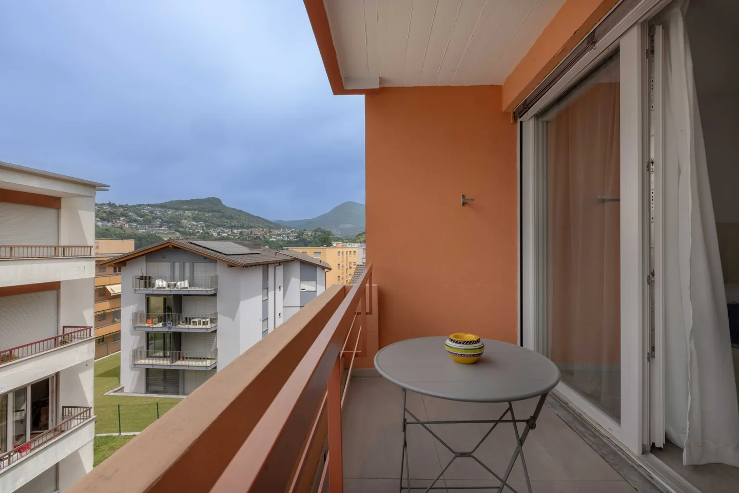 Elegant 1.5 Room Apartment Like New in Lugano Pregassona - Photo 5 of 9