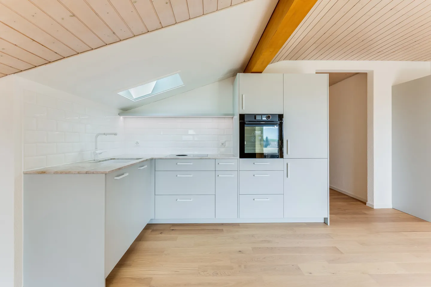 Appartamento di 3,5 locali completamente ristrutturato - Foto 3 di 12