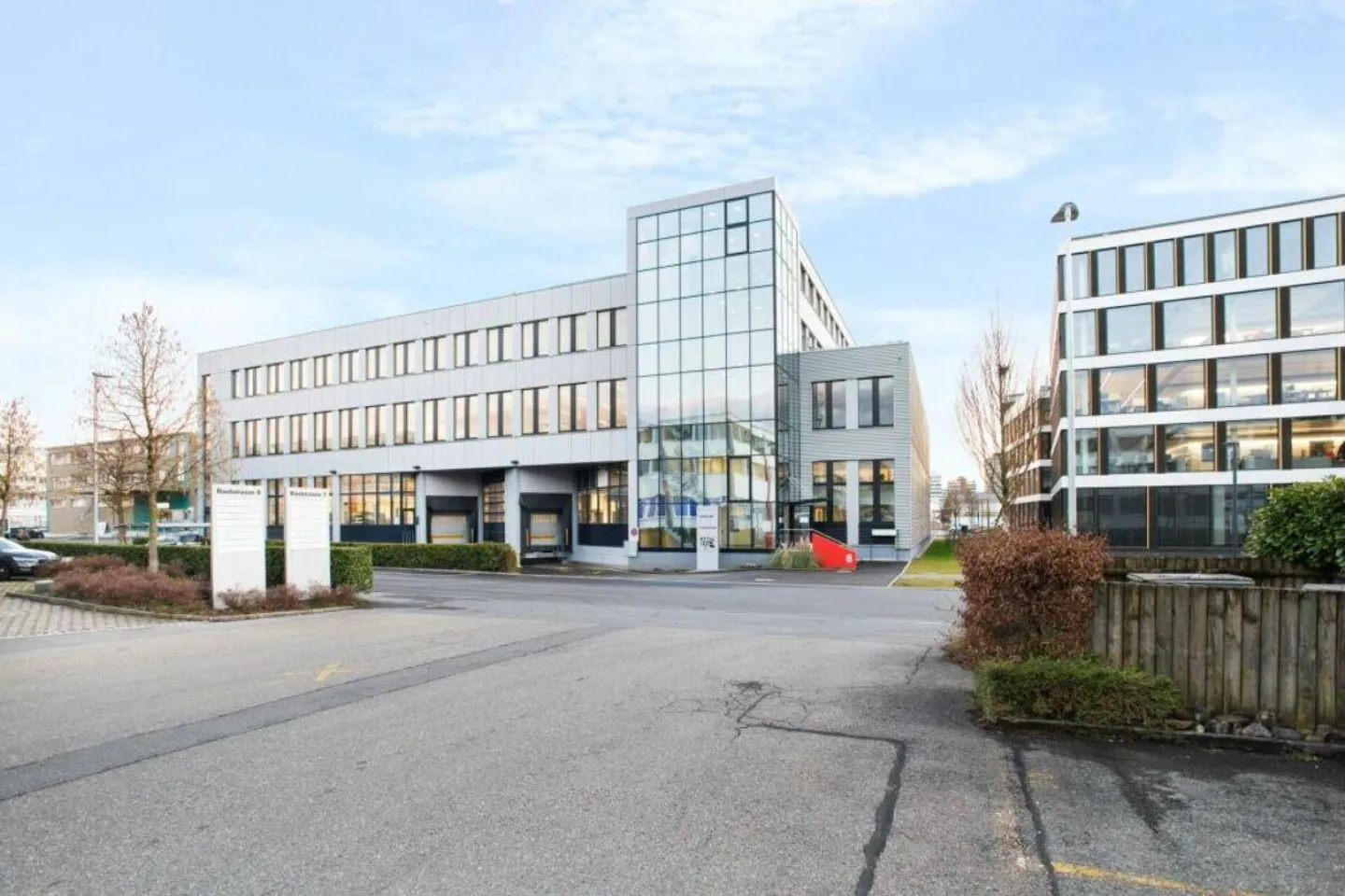 Large commercial space with many usage possibilities - Photo 1 of 12