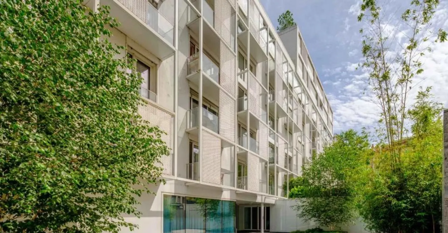 Contemporary Elegance in the Heart of Geneva - Photo 2 of 10