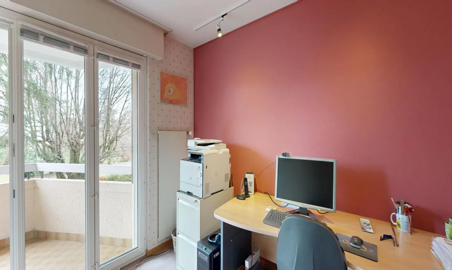 Stupenda casa bifamiliare con giardino privato nel cuore di un quartiere adatto alle famiglie - Foto 9 di 11