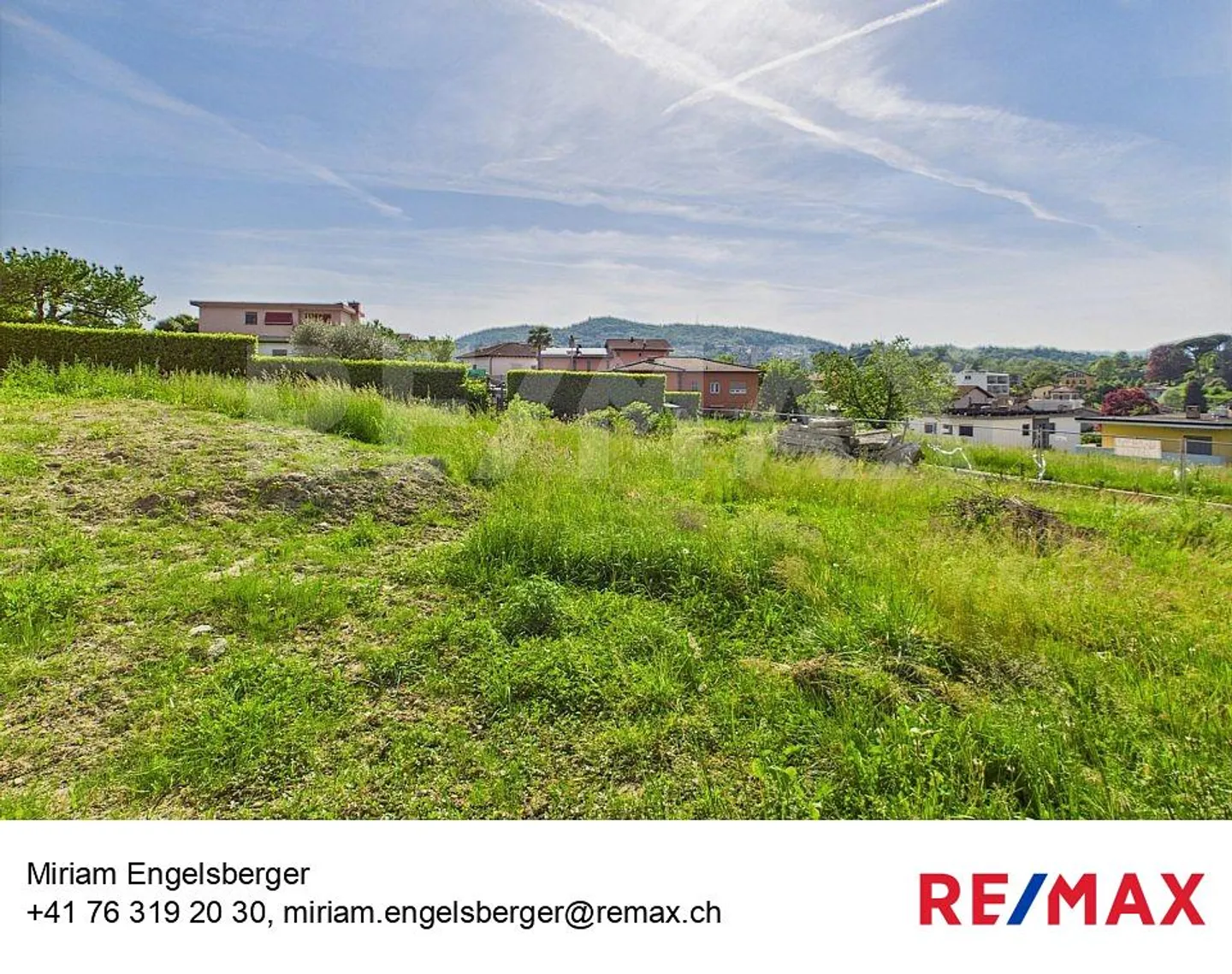 Terrain constructible avec licence approuvée pour deux maisons individuelles - Photo 1 sur 6