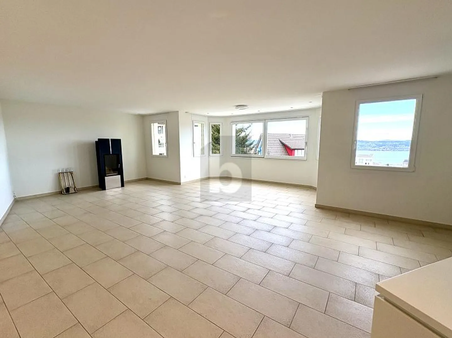 CENTRAL LOCATION WITH WONDERFUL VIEW - Photo 3 of 6