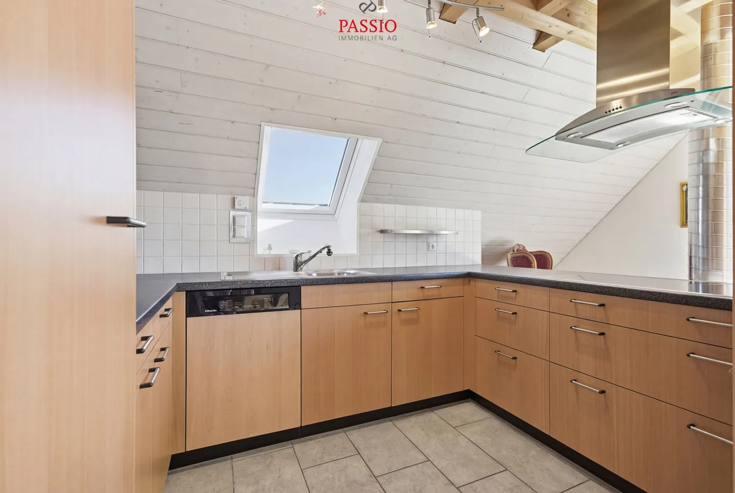 Spacious 3.5-room duplex apartment with a view of greenery - Photo 5 of 14