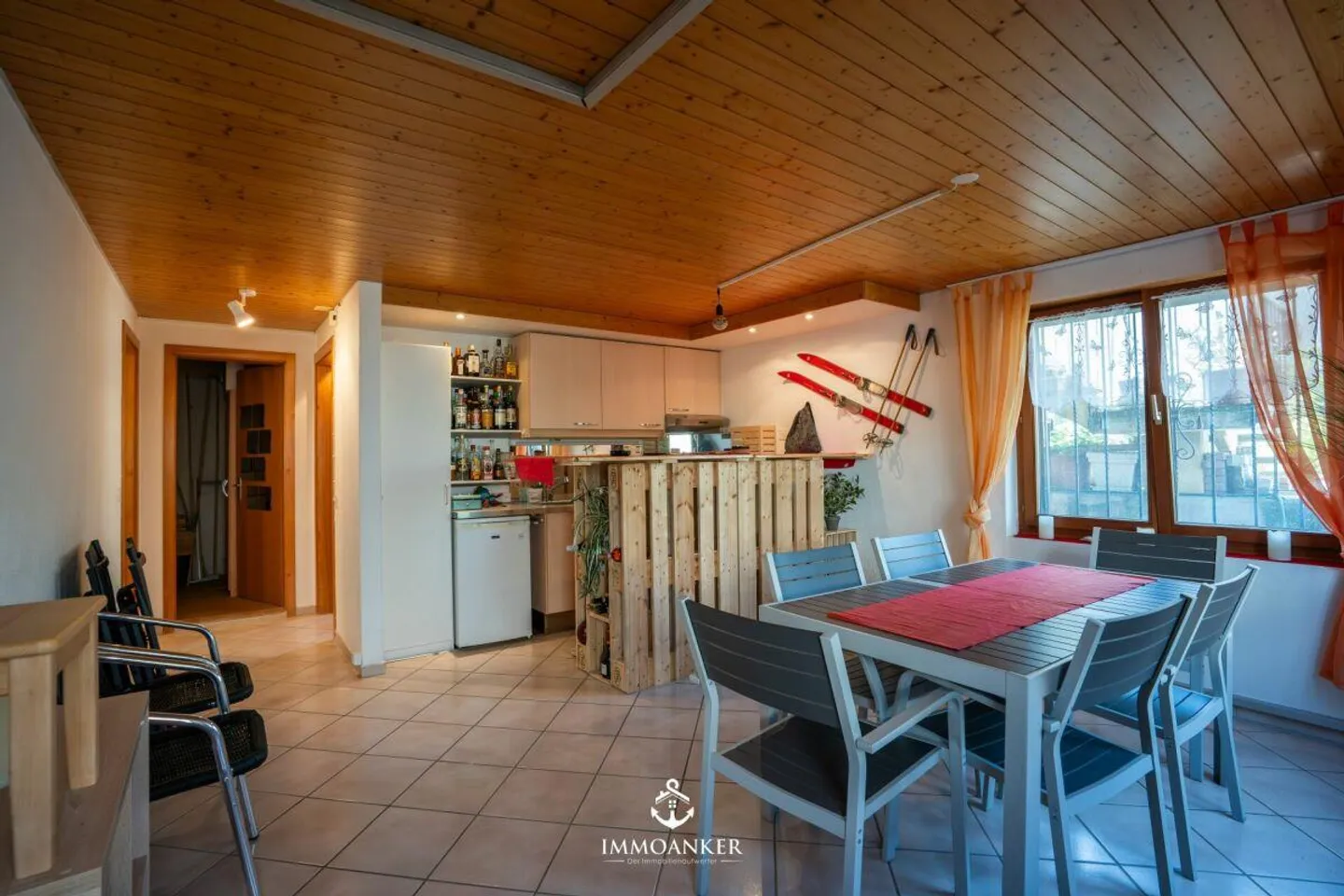 Charmantes Zuhause in Busswil mit vielseitigem Nutzungspotenzial in... - Foto 7 von 15