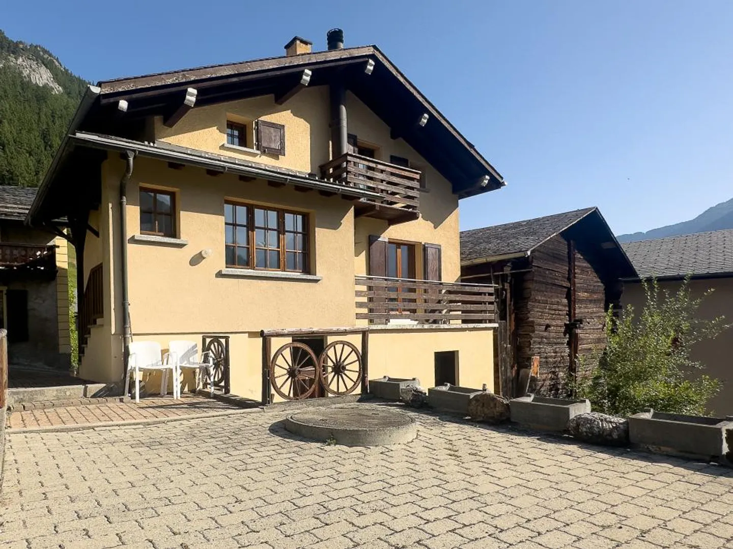 4-Zimmer Villa - Foto 1 von 12
