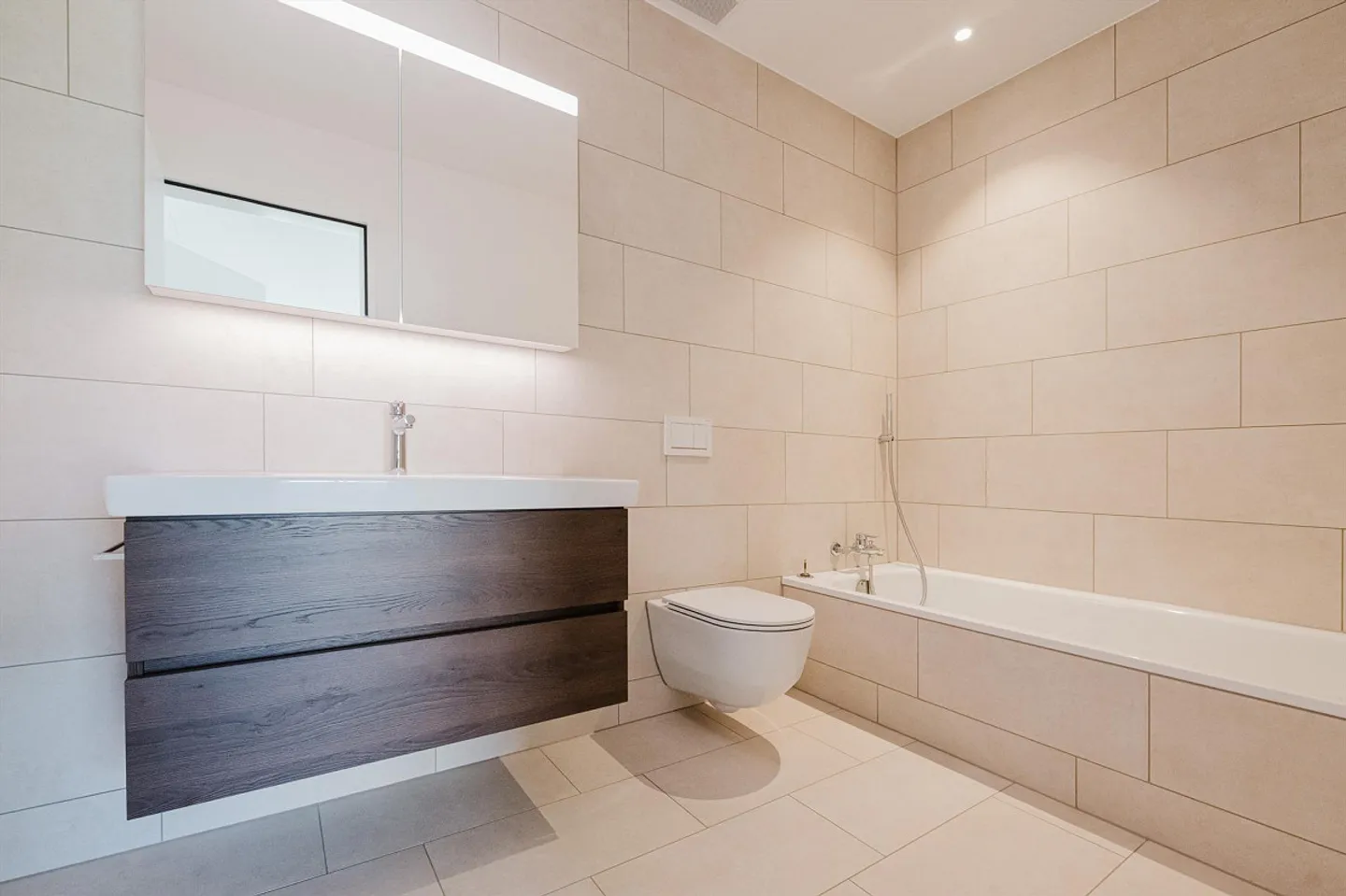 luxuriöse 5.5-Zimmer-Maisonette-Wohnung/Haus mit grossen Terrassen - Foto 6 von 6