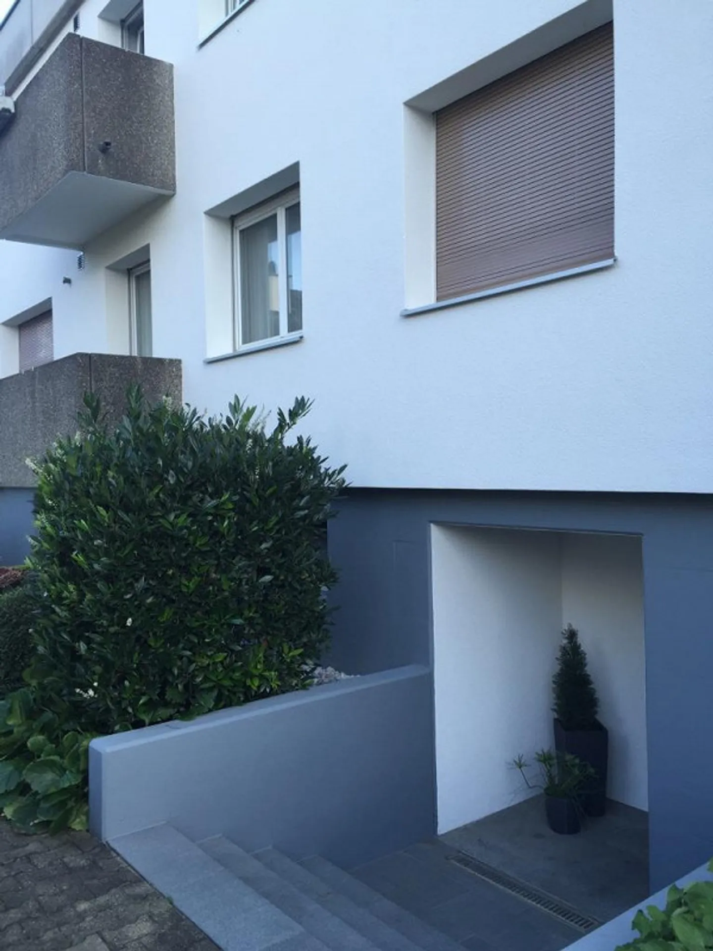 3 Room Apartment 2nd Floor possibly with Caretaker Position - Photo 4 of 14