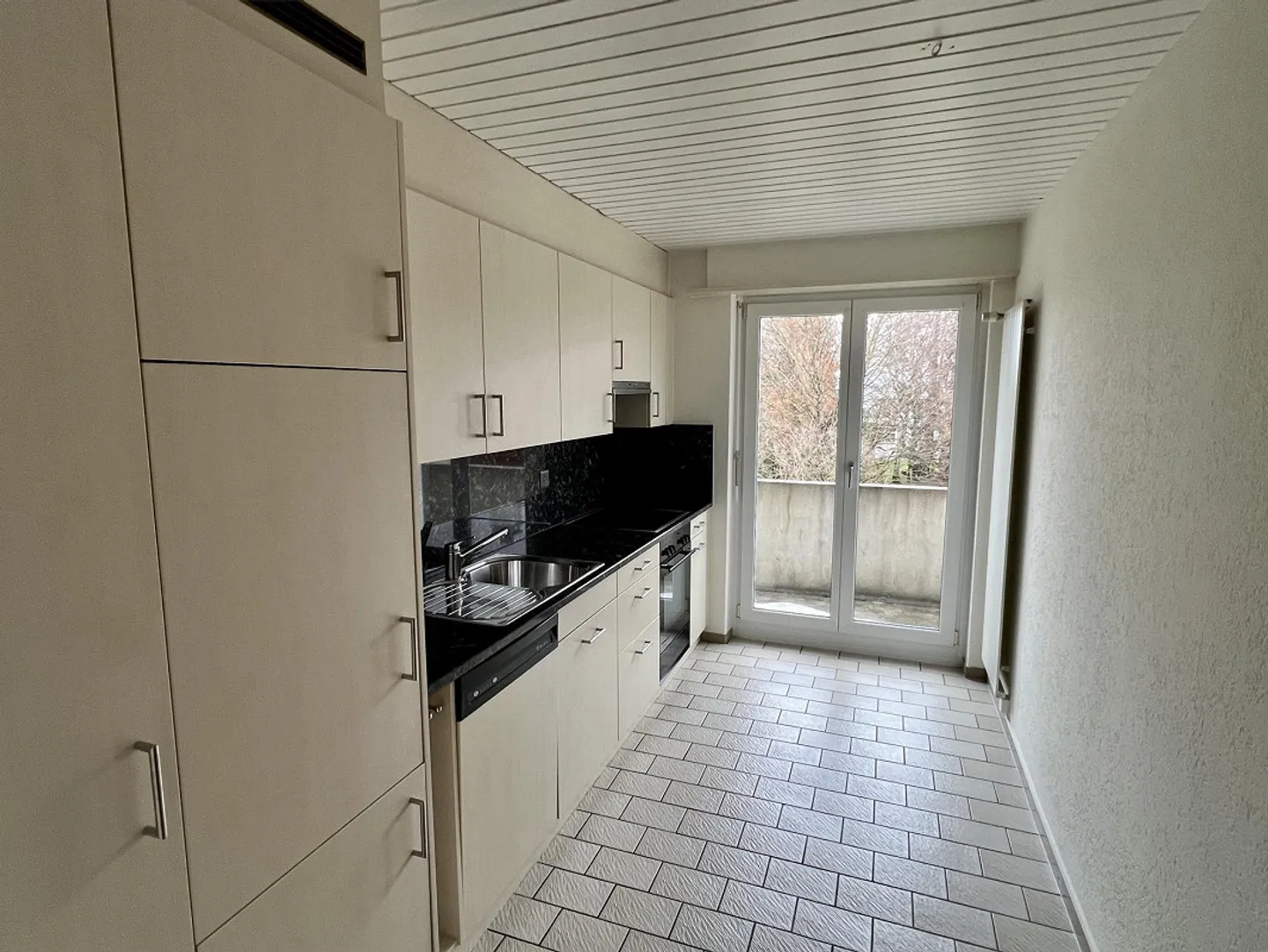 3 Room Apartment 2nd Floor possibly with Caretaker Position - Photo 5 of 14