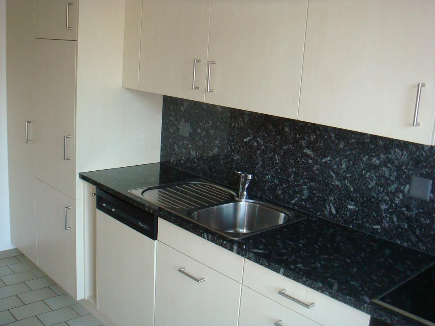 3 Room Apartment 2nd Floor possibly with Caretaker Position - Photo 6 of 14