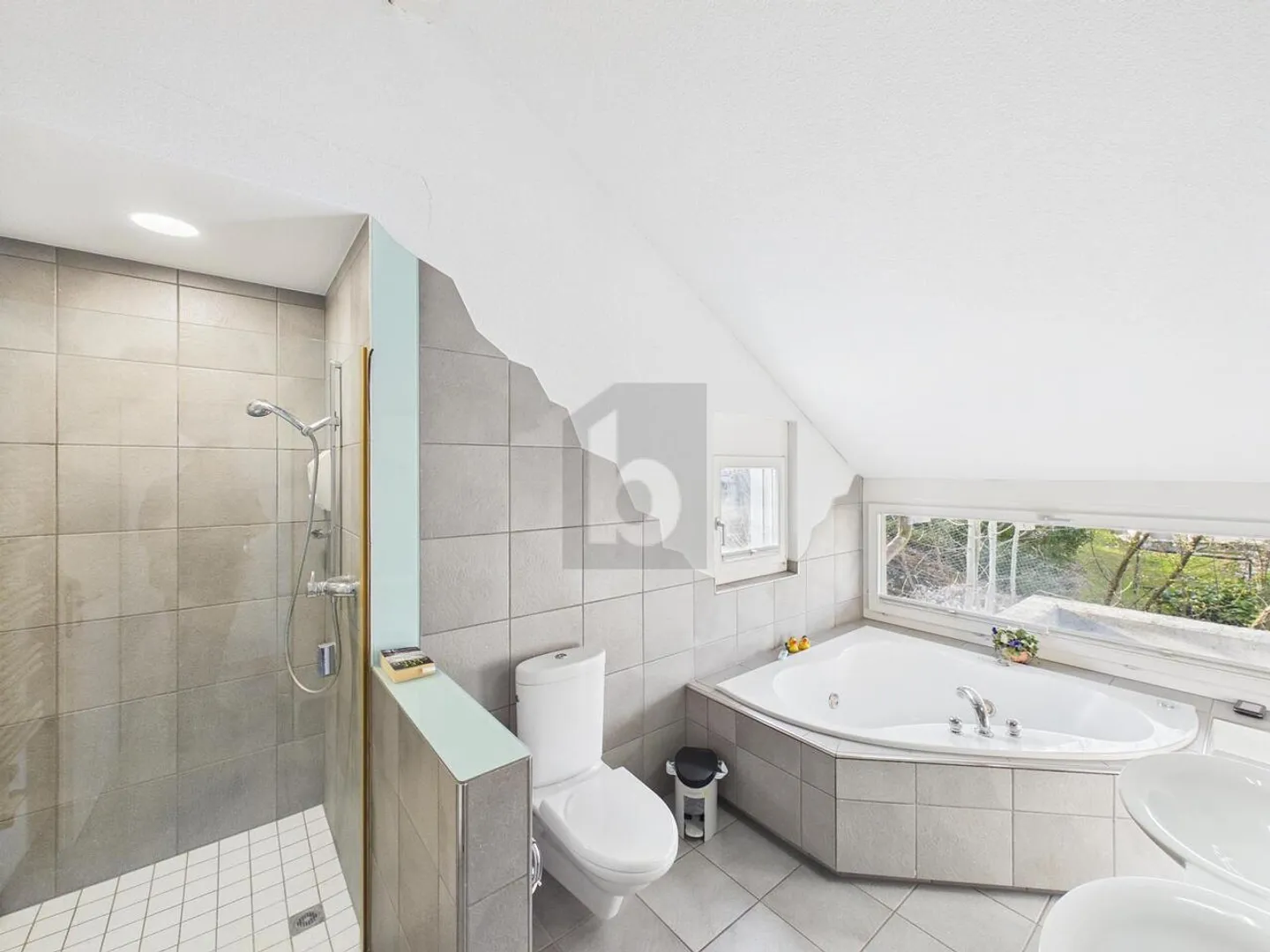 Charming Family Home with Views - Photo 5 of 6