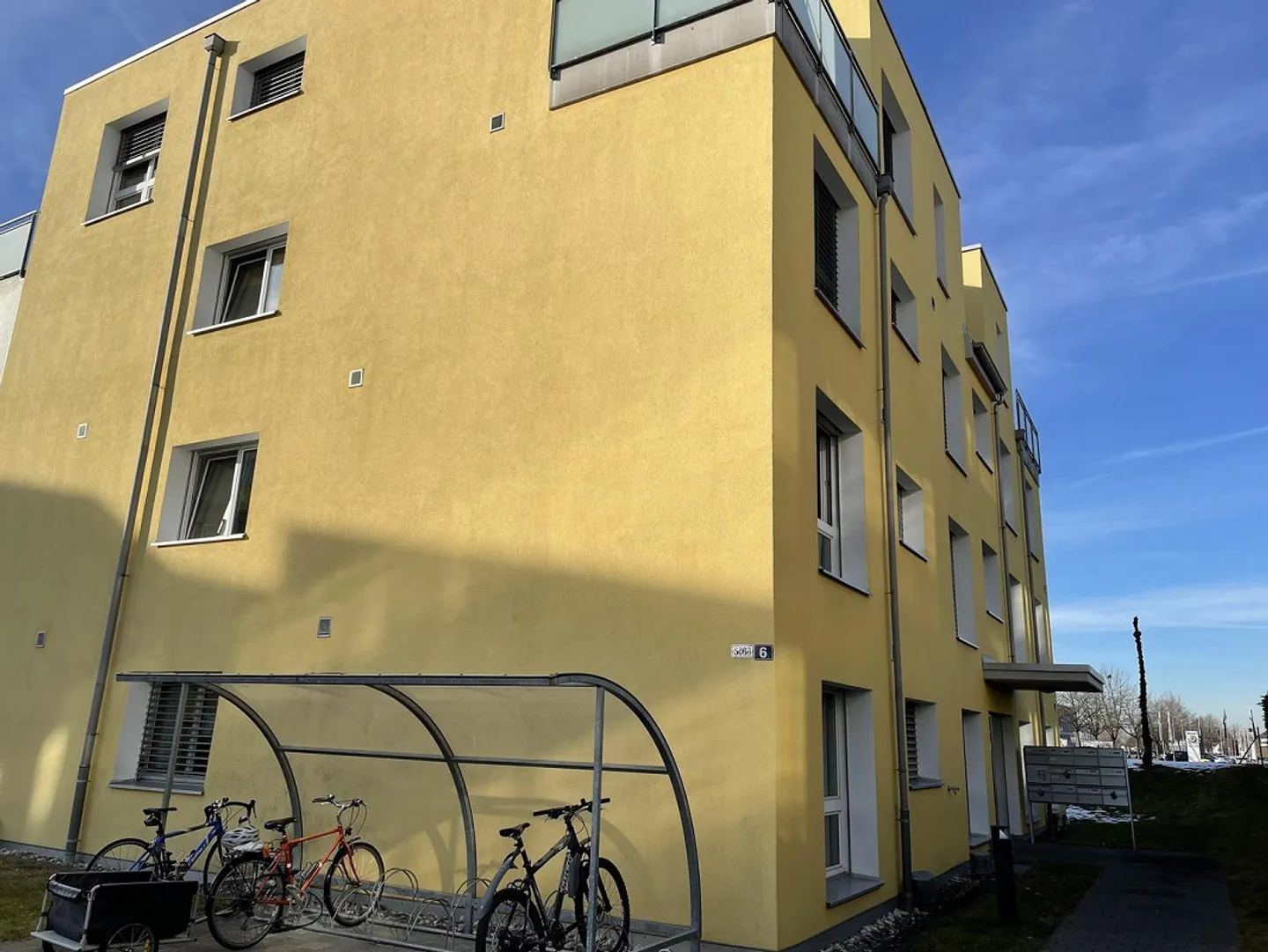 Modern 3.5-room apartment with spacious balcony in Wetzikon - Photo 1 of 8