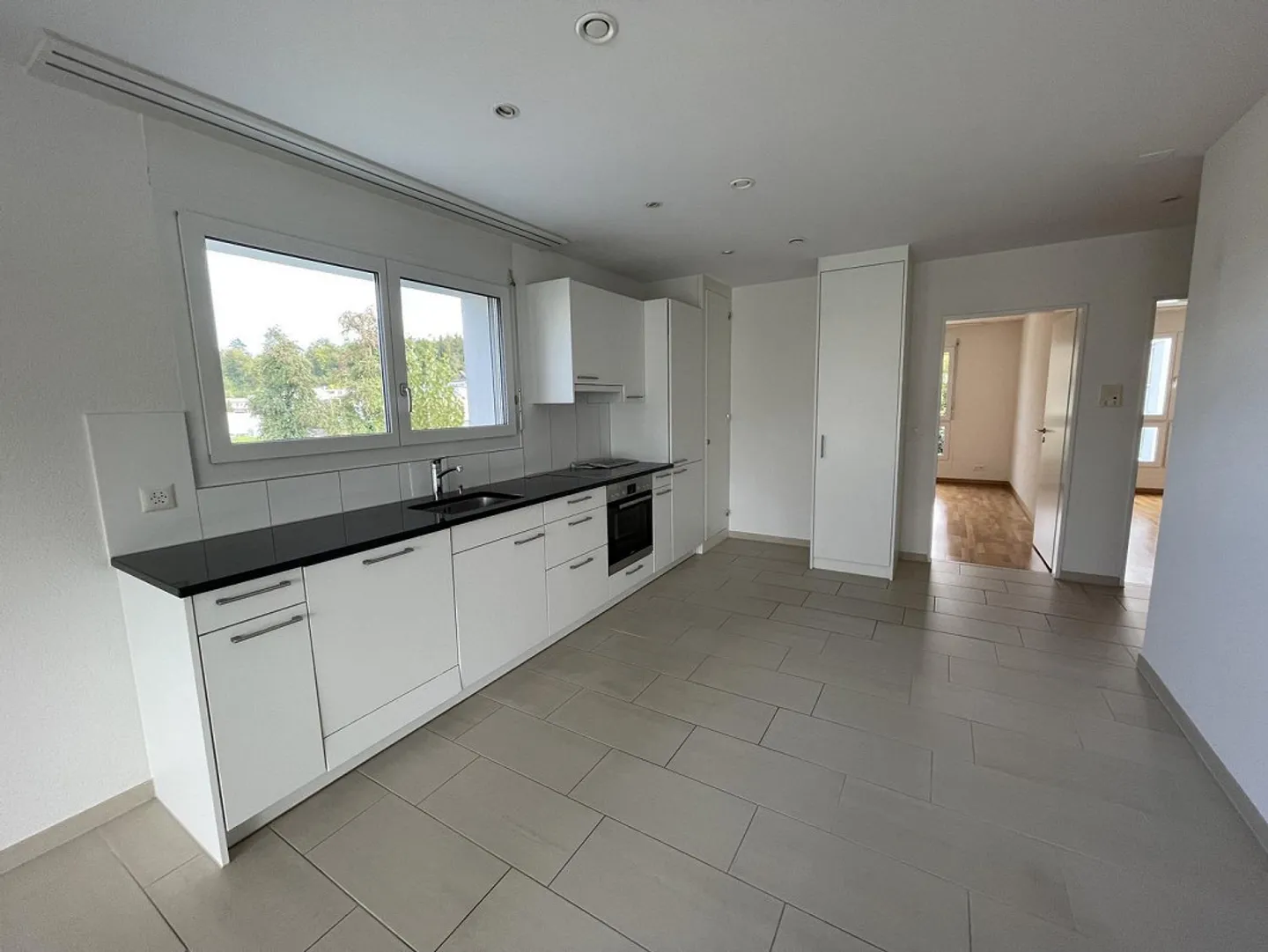 Modern 3.5-room apartment with spacious balcony in Wetzikon - Photo 2 of 8