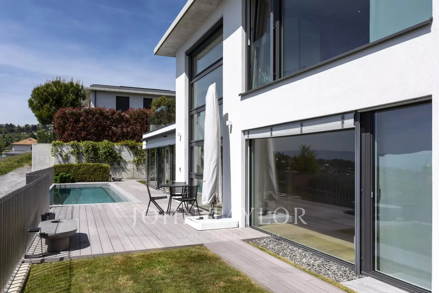Luxusvilla mit Seeblick - Foto 13 von 18
