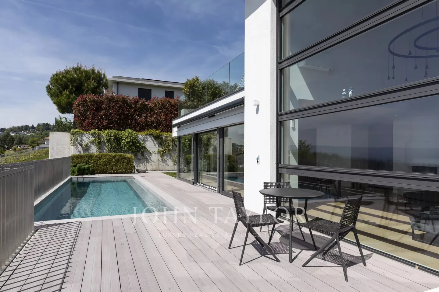Luxusvilla mit Seeblick - Foto 14 von 18