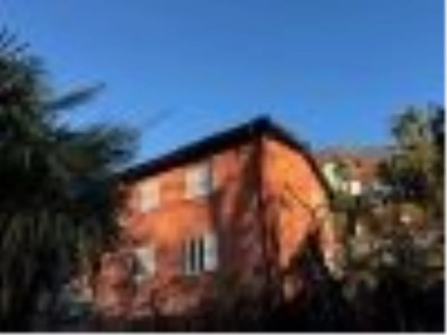 *Einfamilienhaus* - Foto 1 von 7