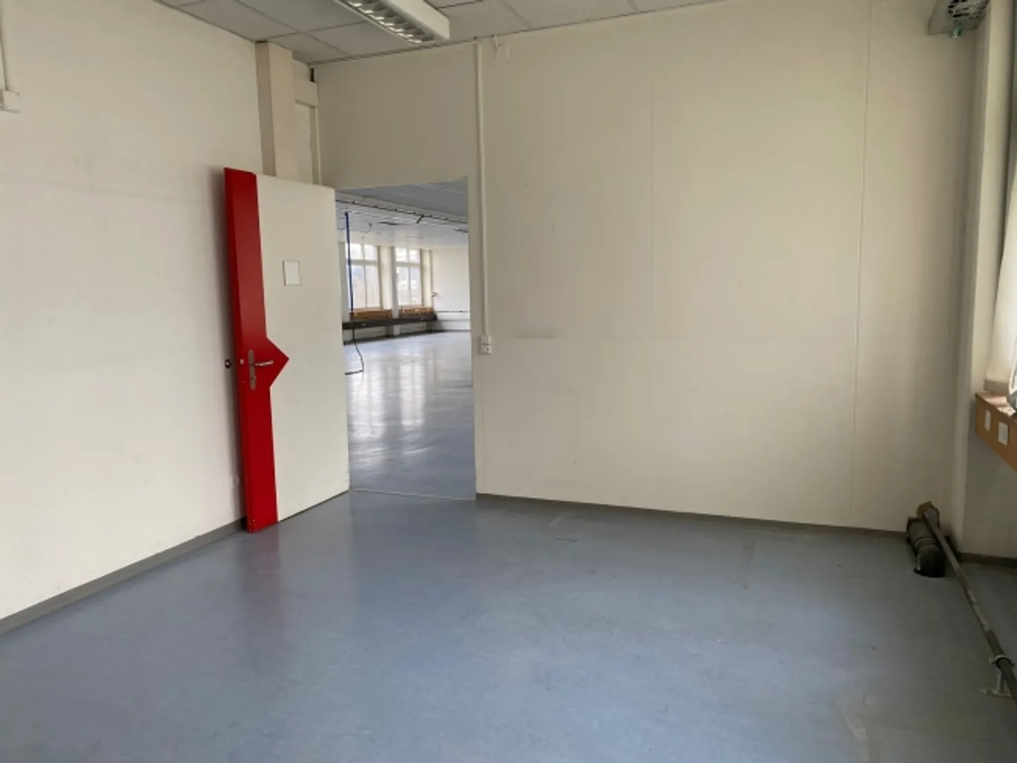 221 m2 commercial space for rent in Effretikon - Photo 5 of 13