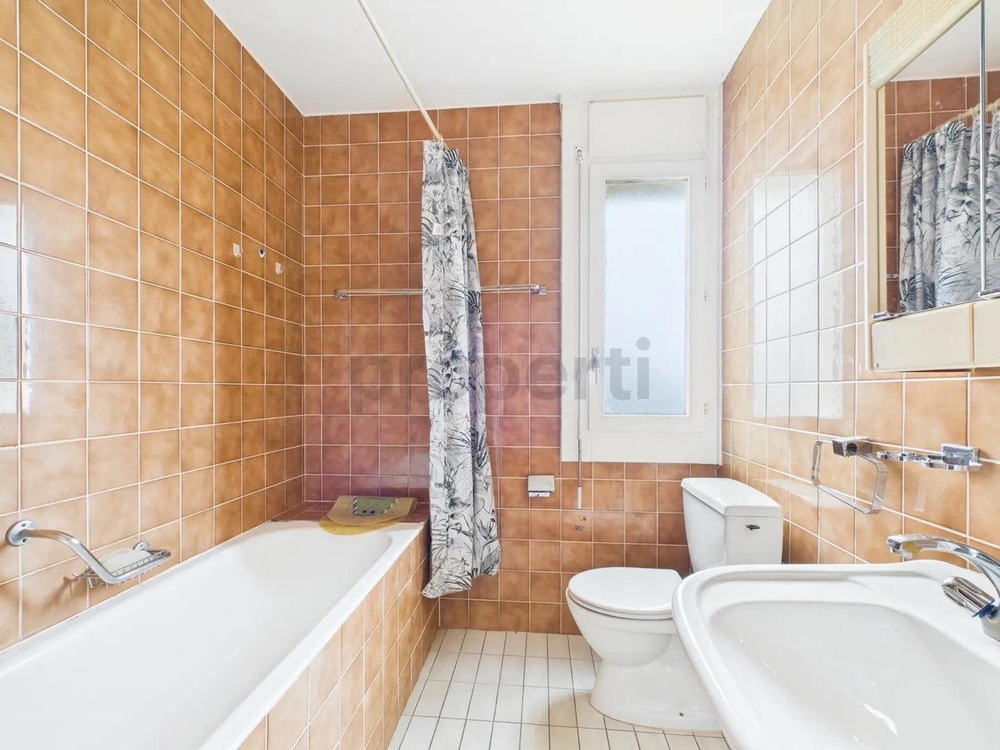 Geräumige Wohnung mit 4 Schlafzimmern in Meyrin mit Panoramablick in der 7. Etage - Foto 9 von 12