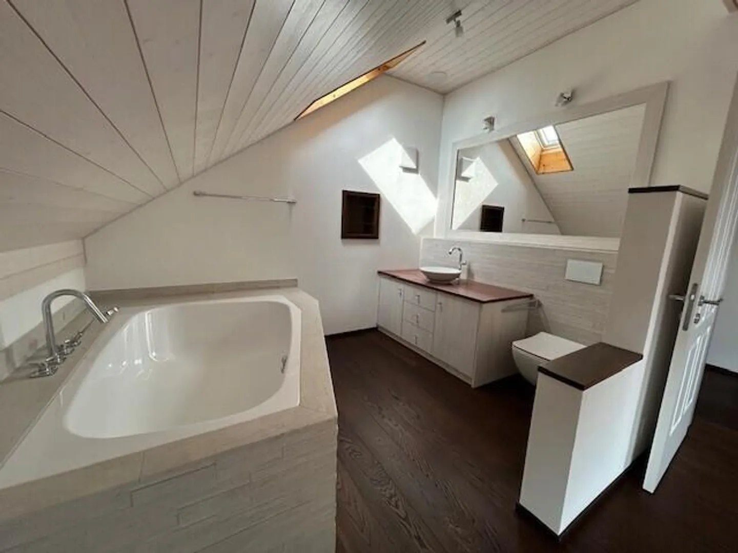 Appartement penthouse exclusif avec vue à Kerzers - Photo 10 sur 12