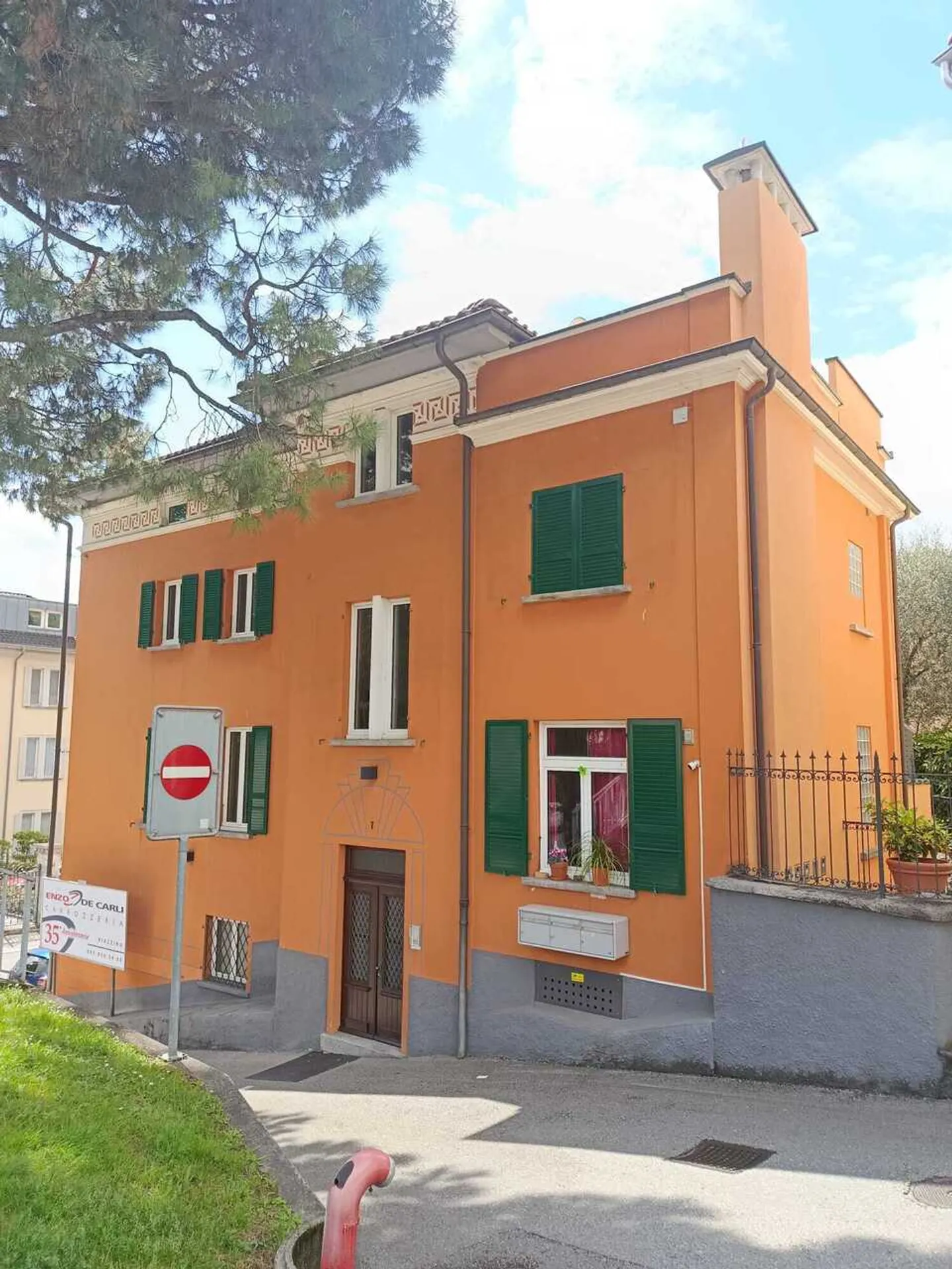 Muralto–Locarno, 3 minutes from the FFS station, spacious 4.5 room apartment for rent - Photo 3 of 9