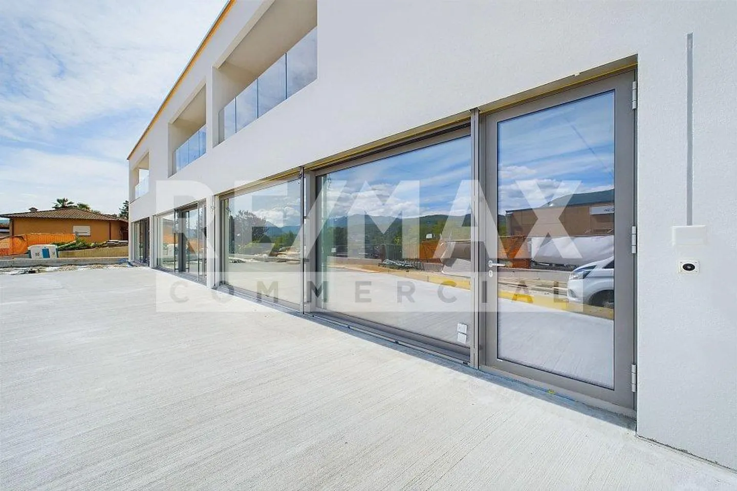 Nouvelle propriété de rendement dans un emplacement stratégique - Photo 1 sur 13