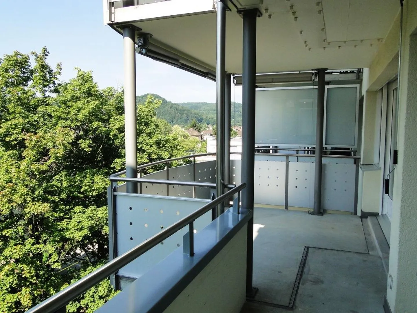 Beautiful single apartment with large sunny balcony on the 3rd floor - Photo 6 of 7