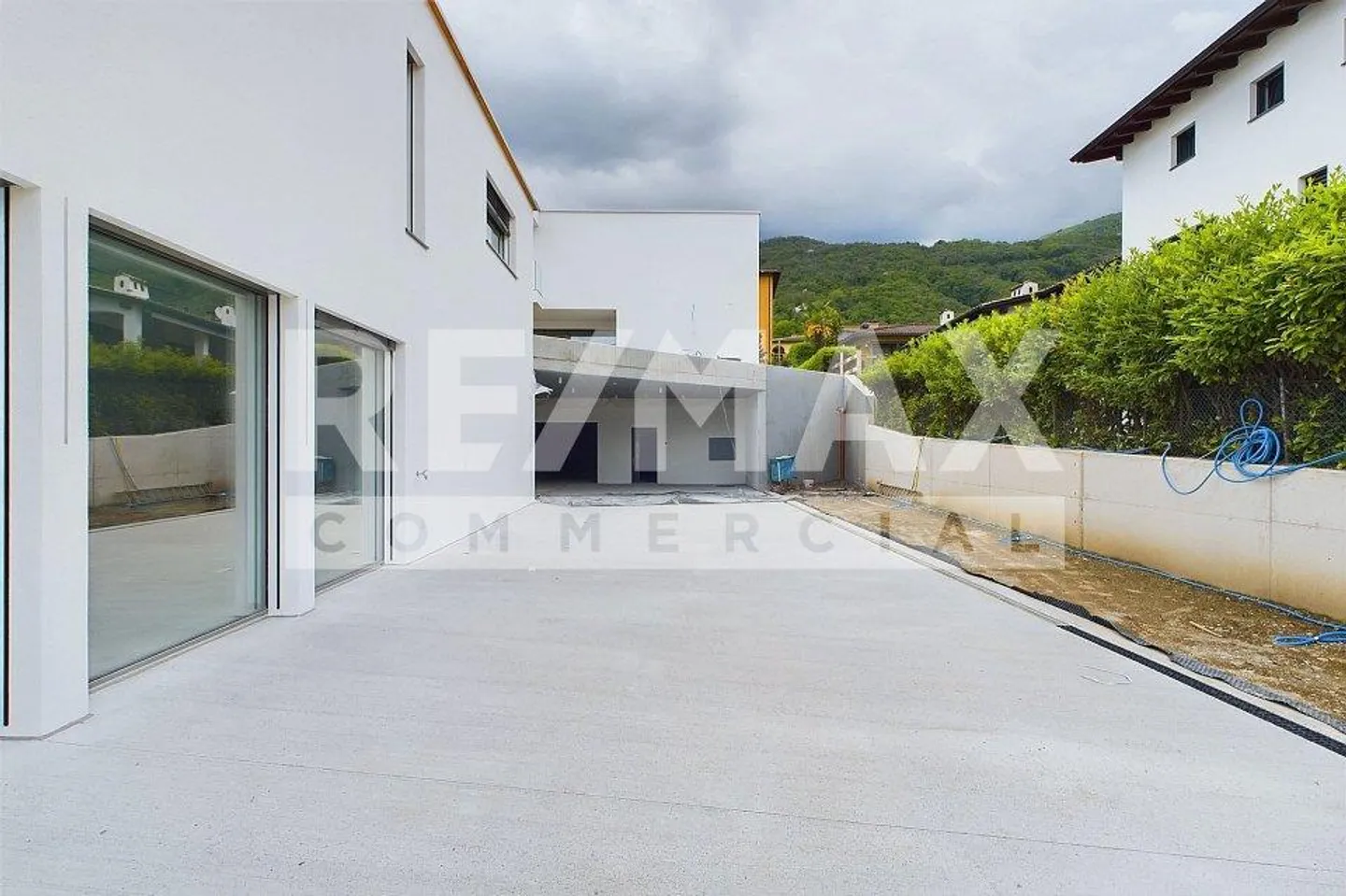 Nouvelle propriété de rendement dans un emplacement stratégique - Photo 4 sur 13