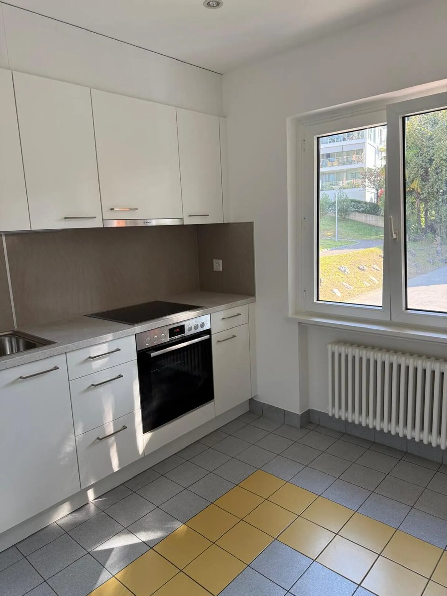 Muralto–Locarno, 3 minutes from the FFS station, spacious 4.5 room apartment for rent - Photo 7 of 9