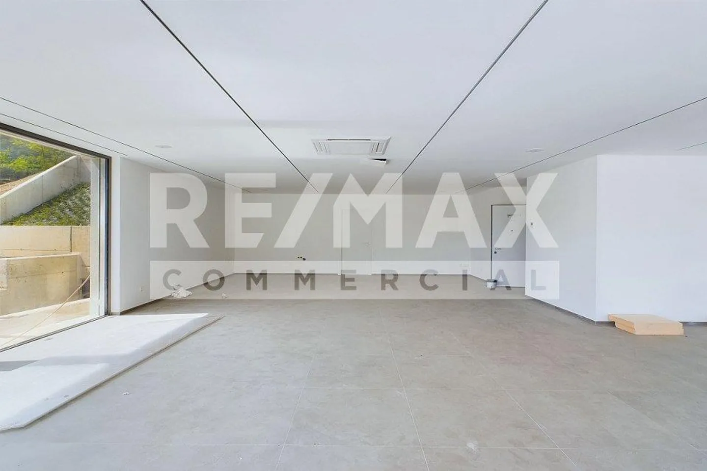 Nouvelle propriété de rendement dans un emplacement stratégique - Photo 11 sur 13