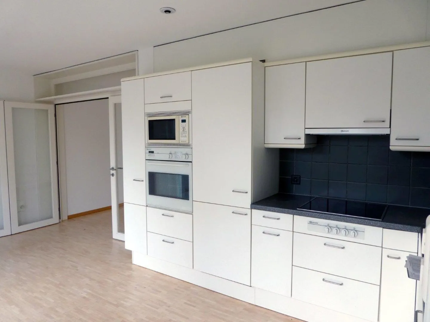 Superbe appartement de jardin 4.5 pièces à louer - Photo 3 sur 11