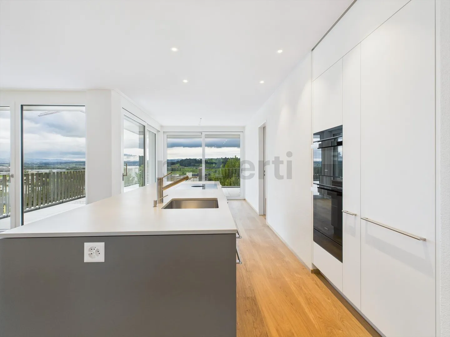 Penthouse for rent - Photo 2 of 12