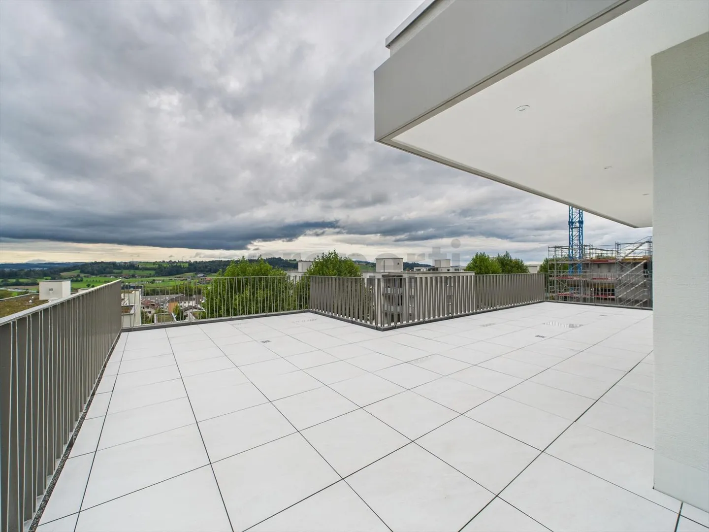 Penthouse for rent - Photo 1 of 12